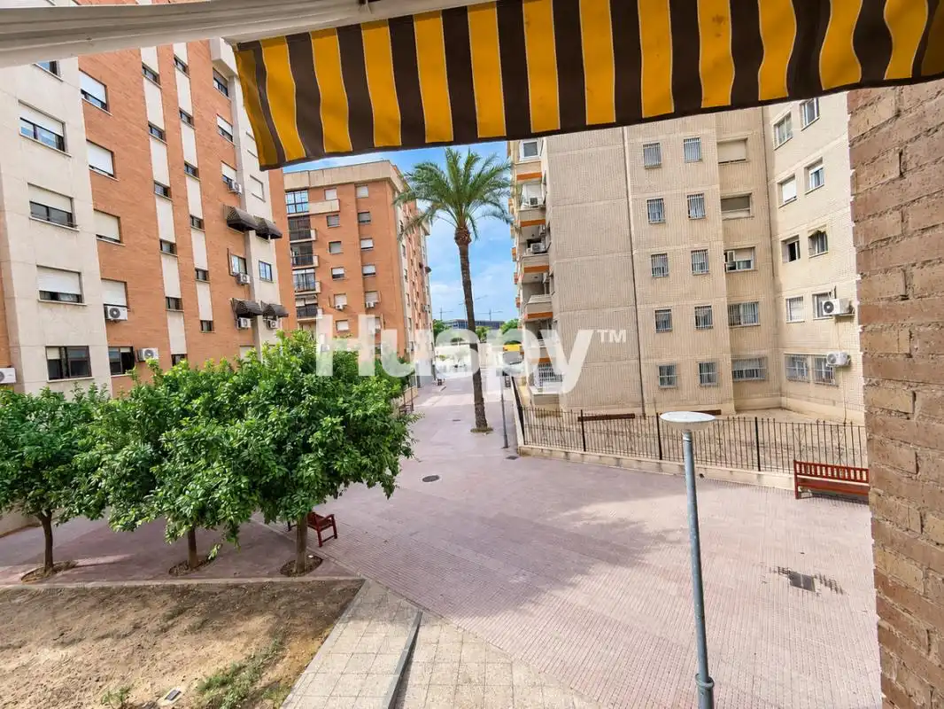Vista exterior de Pis en venda en Sur