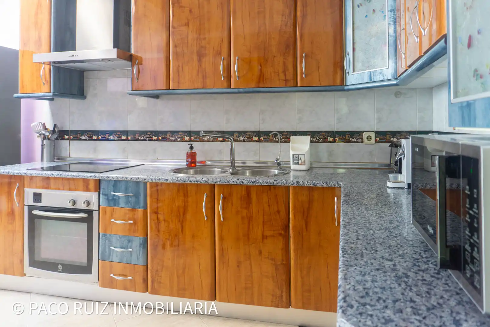 Cocina de Casa adosada de alquiler en Almería con Aire acondicionado, Terraza y Amueblado