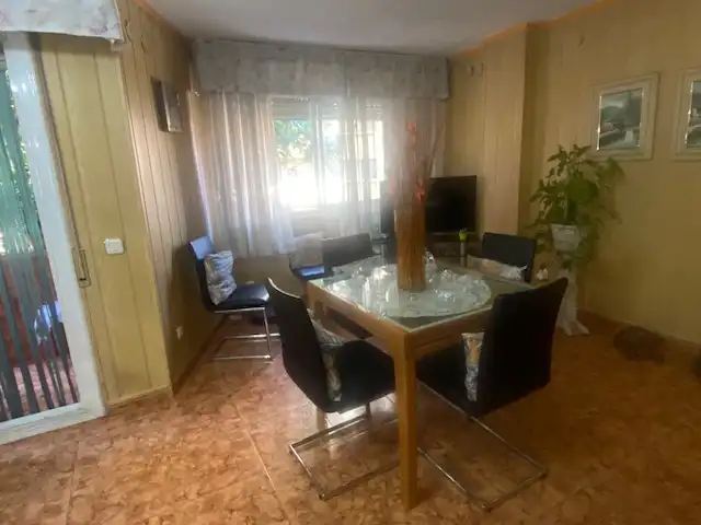 Comedor de Piso en venta en Rubí con Calefacción, Amueblado y Horno