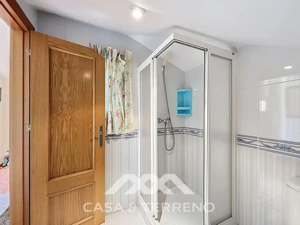 Bany de Casa adosada en venda en Vélez-Málaga amb Aire condicionat, Piscina i Microones
