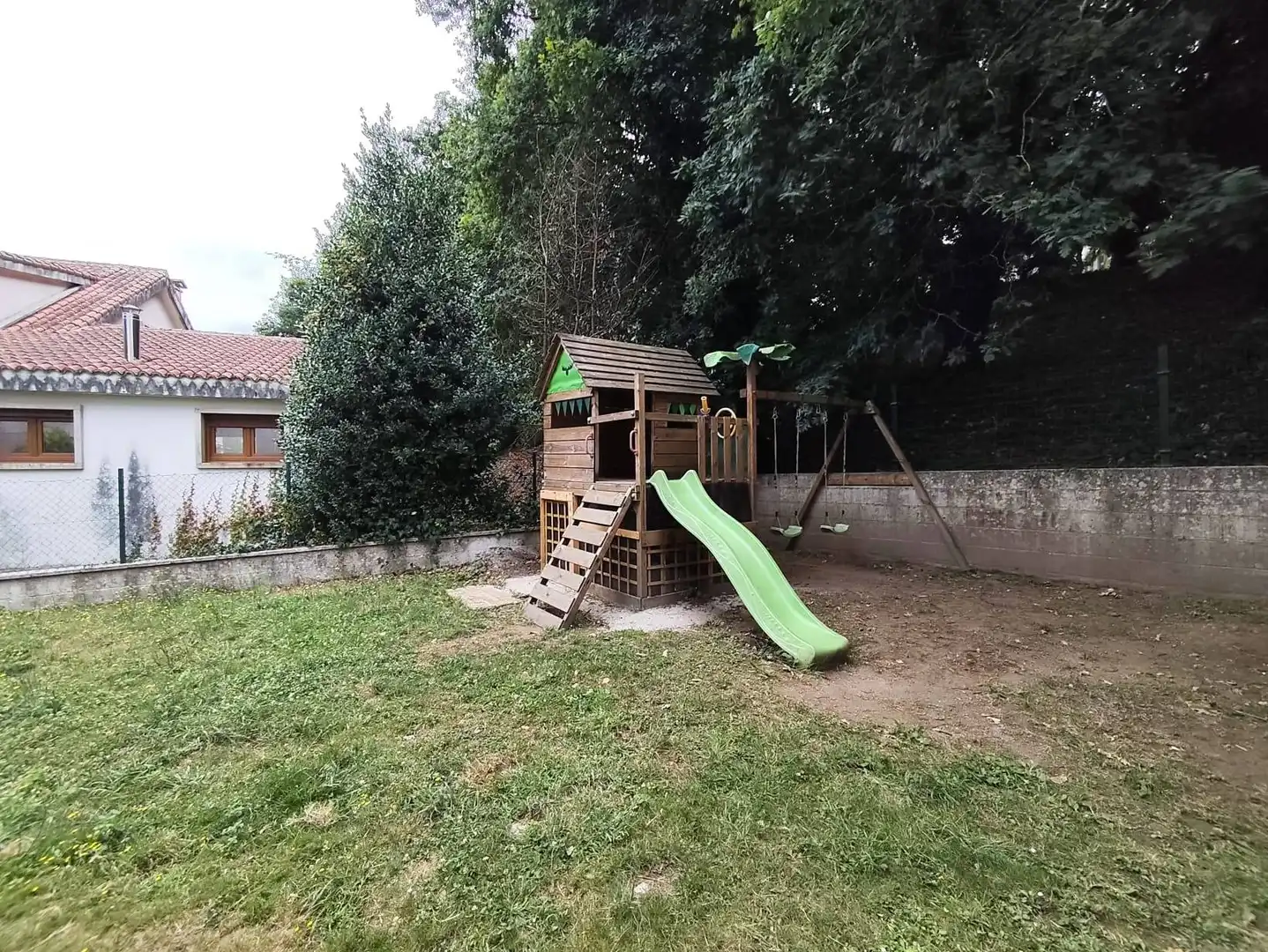 Jardín de Casa adosada en venta en Teo con Calefacción, Jardín privado y Terraza