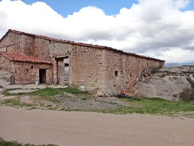 Vista exterior de Residencial en venda en Hacinas