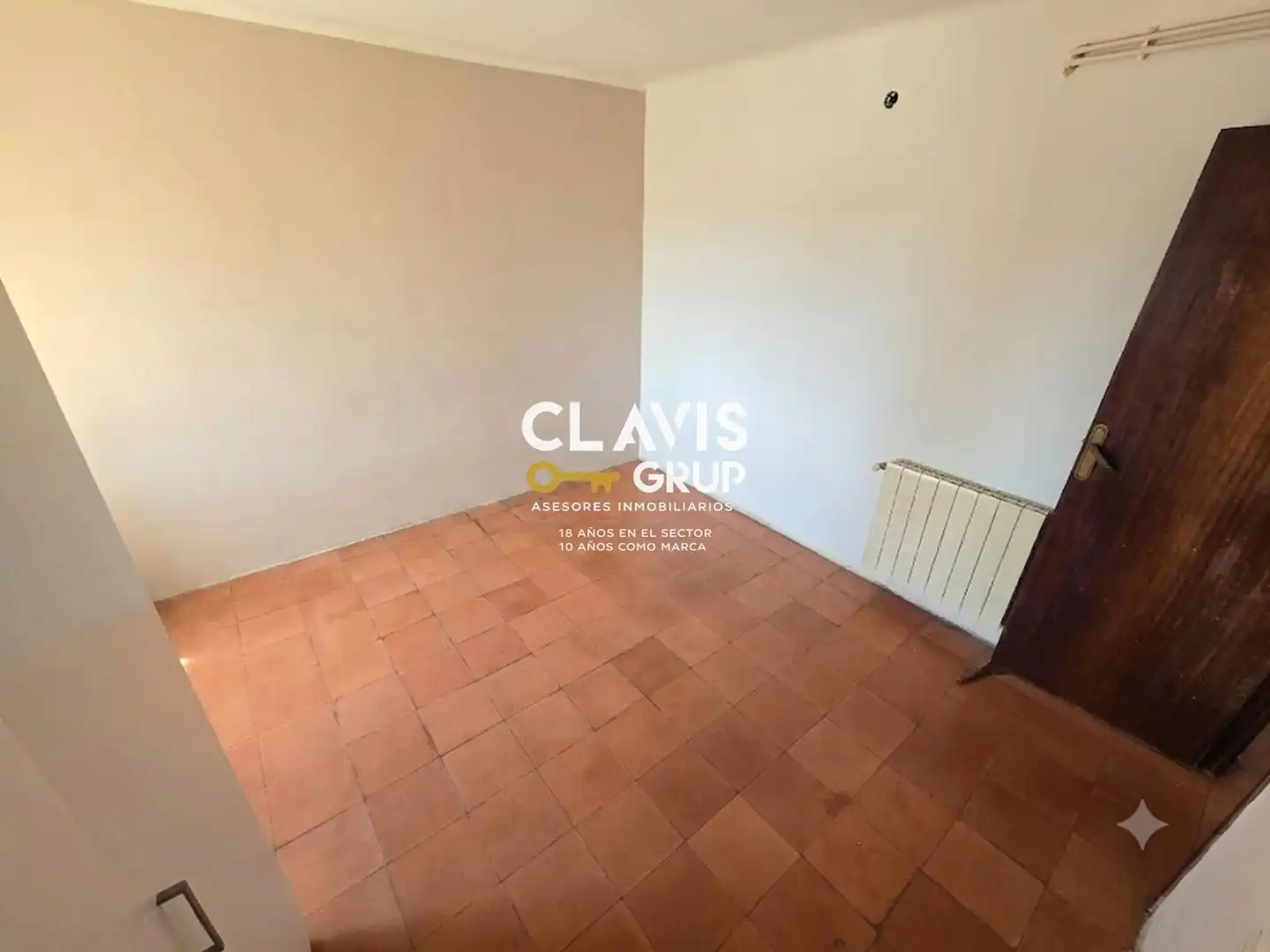 Parking of Flat for sale in Barcelona  with Heating, Terrace and Alarm