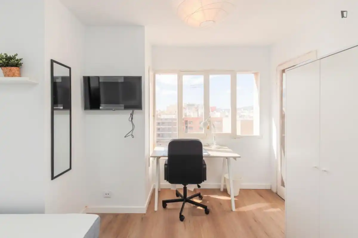 Room in Centre