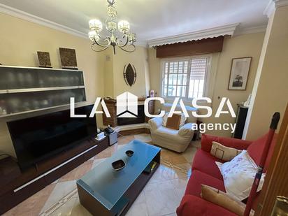 Sala d'estar de Casa adosada en venda en La Línea de la Concepción