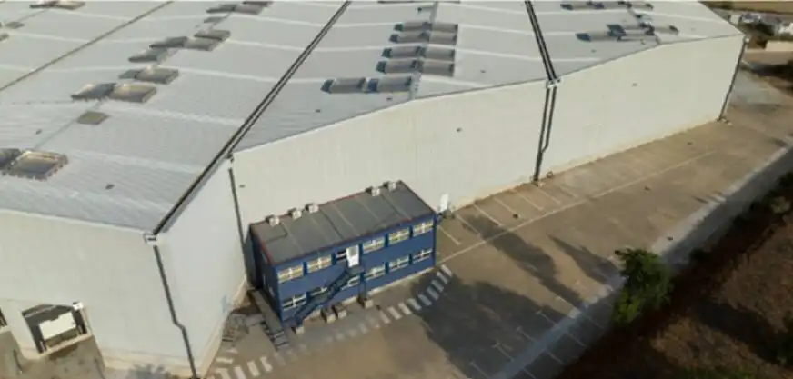 Außenansicht von Fabrikhallen zur Miete in Cabanillas del Campo