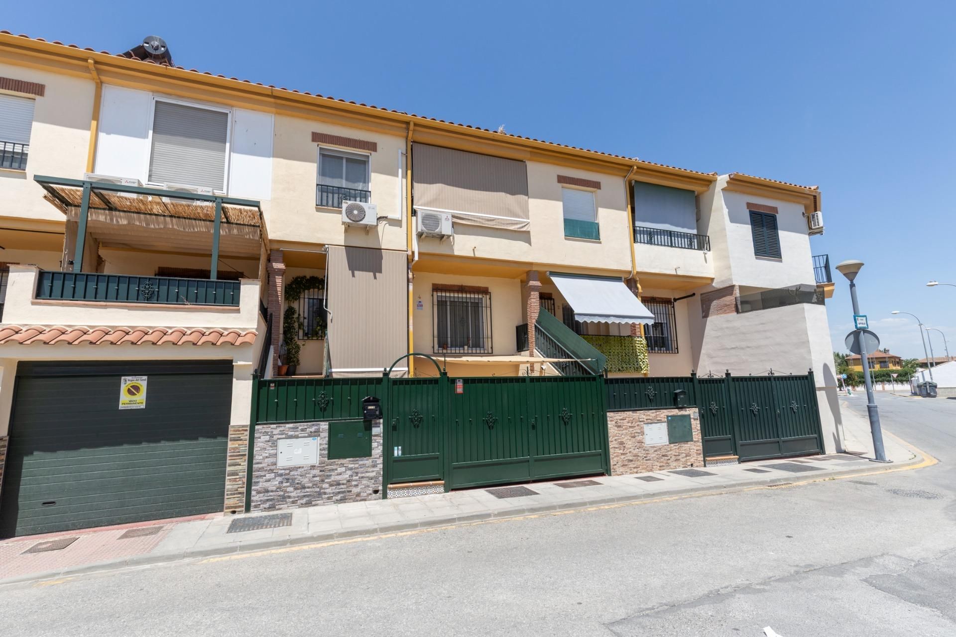 Vista exterior de Casa adosada en venta en Vegas del Genil
