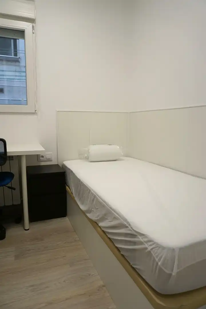 Room in Calle CAPITAN MENDEZ VIGO, 50, Santo Tomás