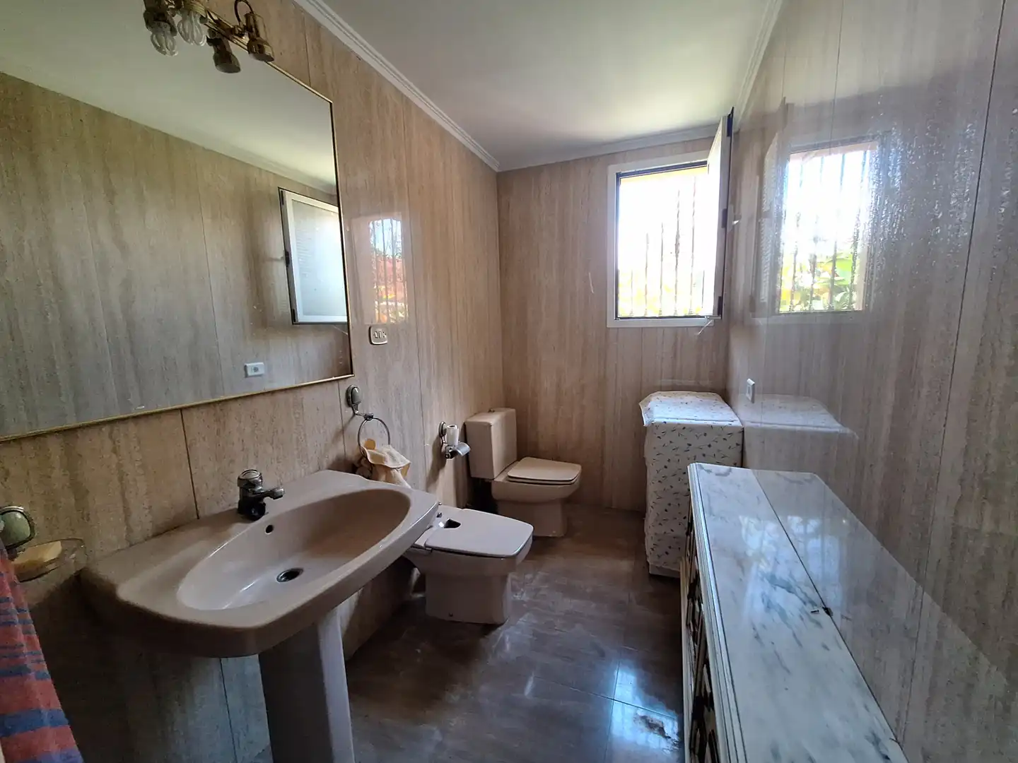 Bathroom of Houses for sale in Estivella  with Private garden and Furnished