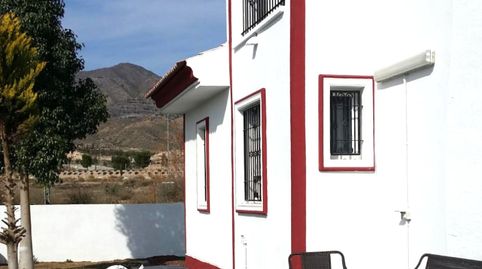 Chalet independiente con parcela privada y placas solares