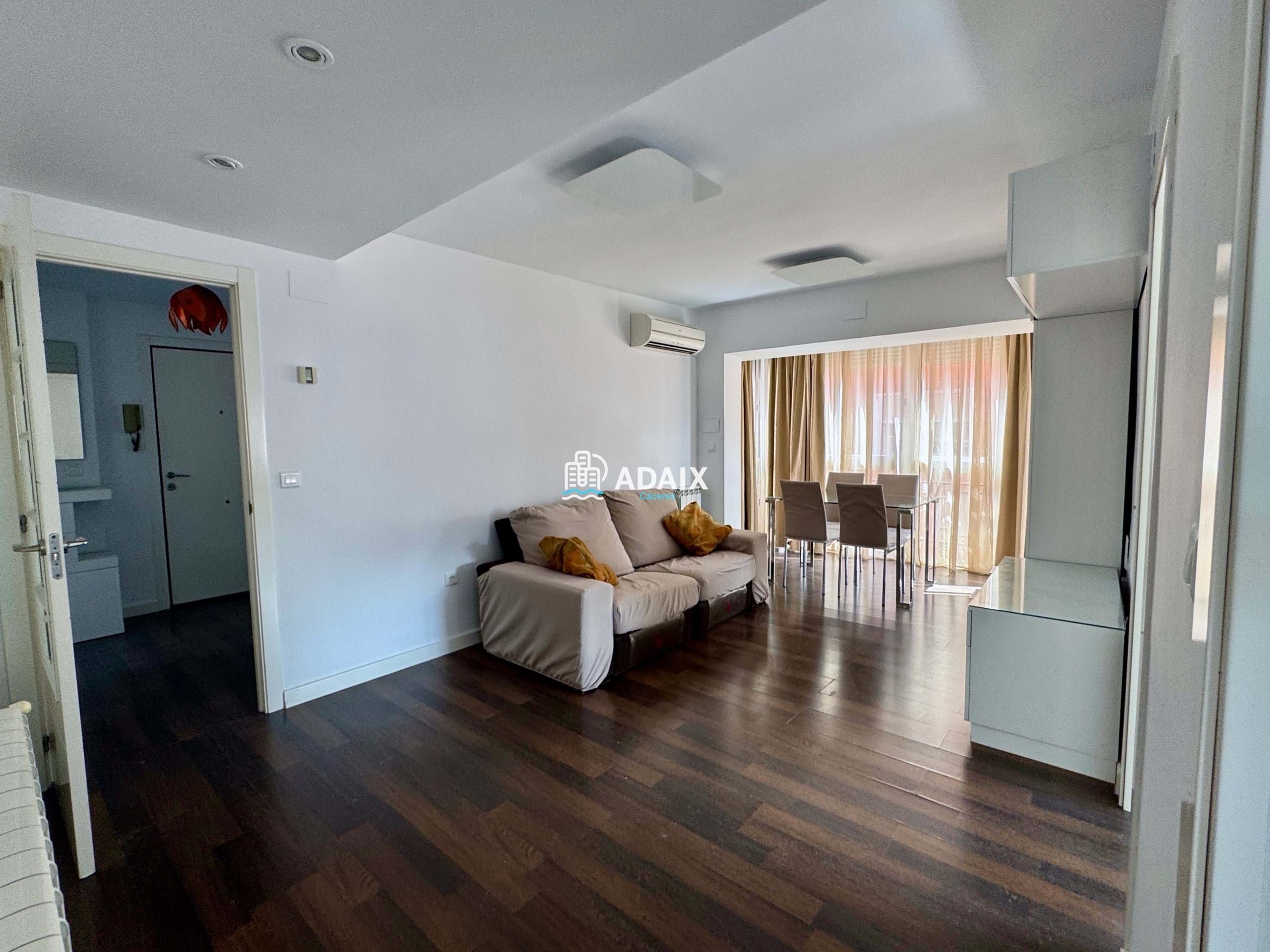 Sala d'estar de Pis en venda en Cáceres Capital amb Aire condicionat, Calefacció i Terrassa