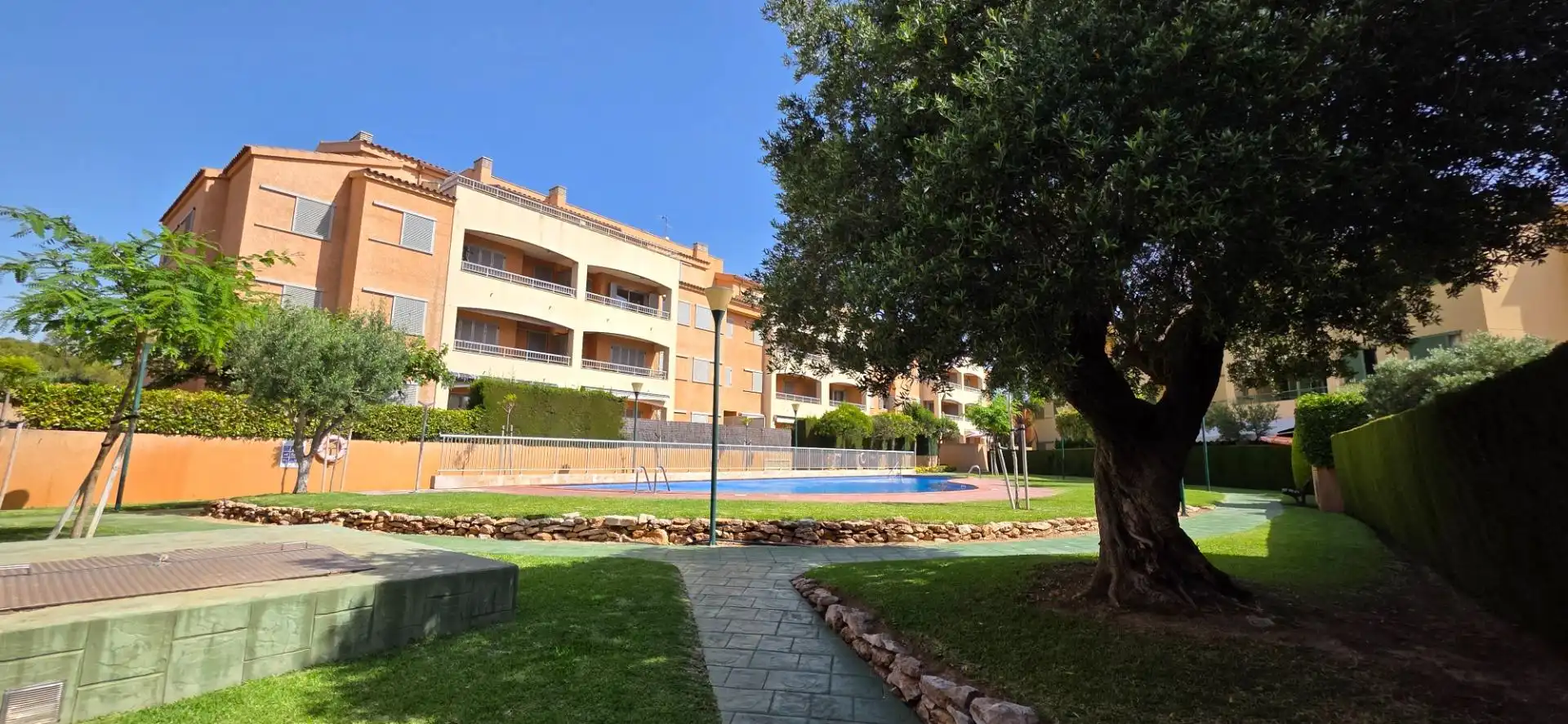 Vista exterior de Planta baixa en venda en L'Ametlla de Mar  amb Aire condicionat, Calefacció i Jardí privat