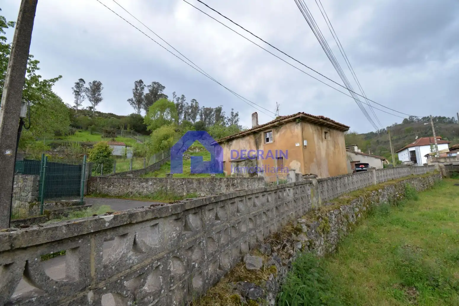 Vista exterior de Casa o chalet en venta en Oviedo  con Trastero