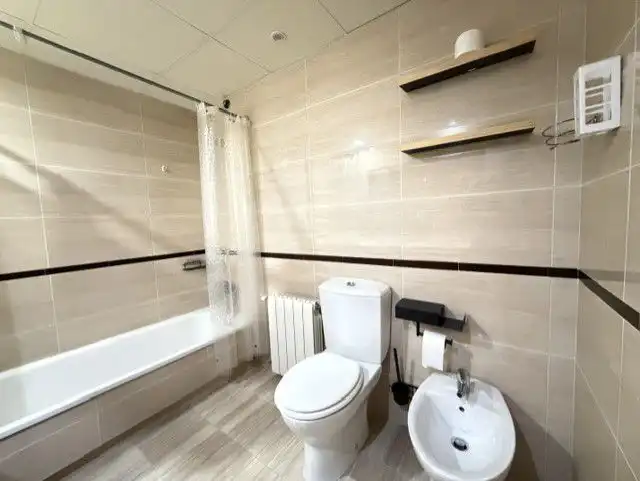 Baño de Piso de alquiler en Badajoz con Aire acondicionado, Calefacción y Terraza