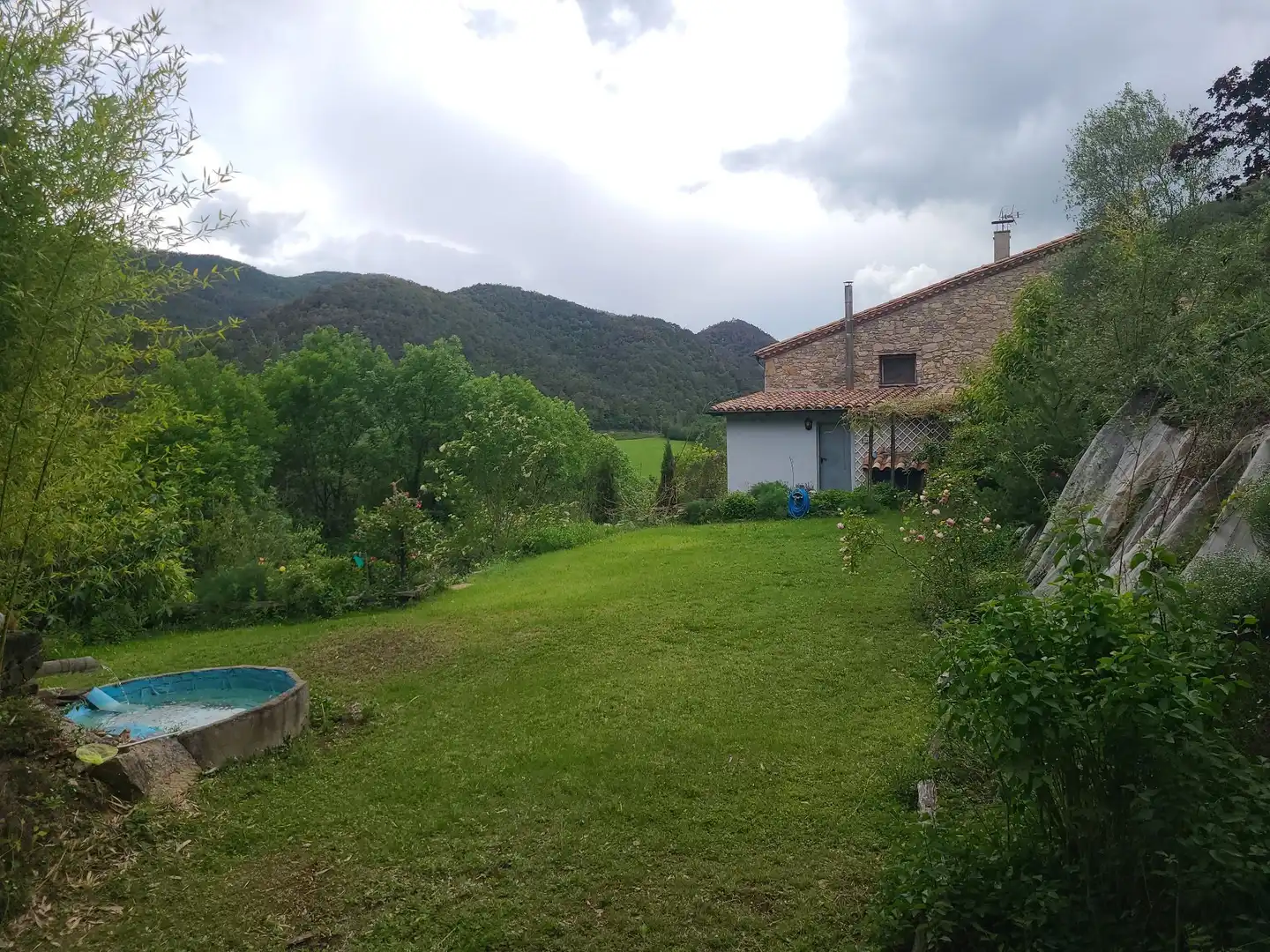 Casa rústica amb jardí en venda a olot, imagen 48