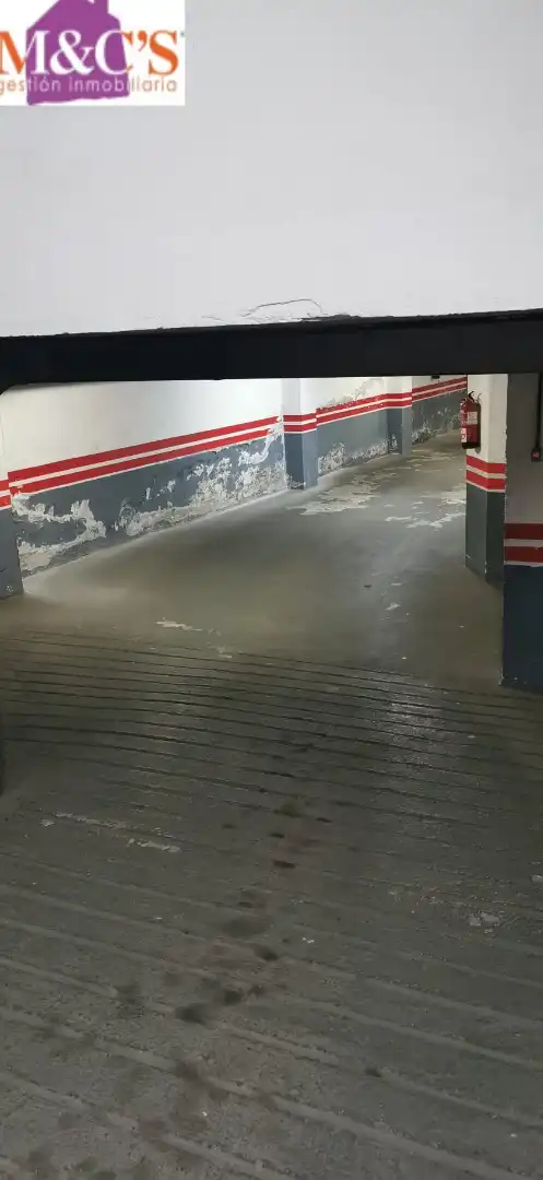 Aparcament amb ascensor en venda a Centro, imagen 3