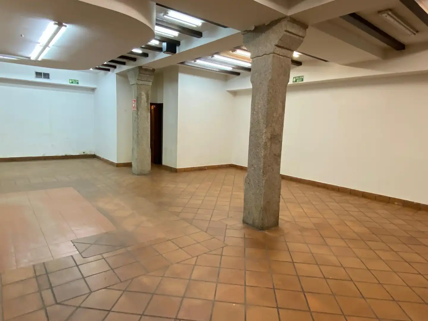 Local de alquiler en Ourense Capital  con Calefacción, Terraza y Amueblado