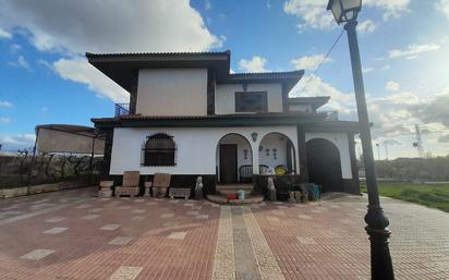 Vista exterior de Finca rústica en venda en Chauchina amb Aire condicionat, Terrassa i Piscina