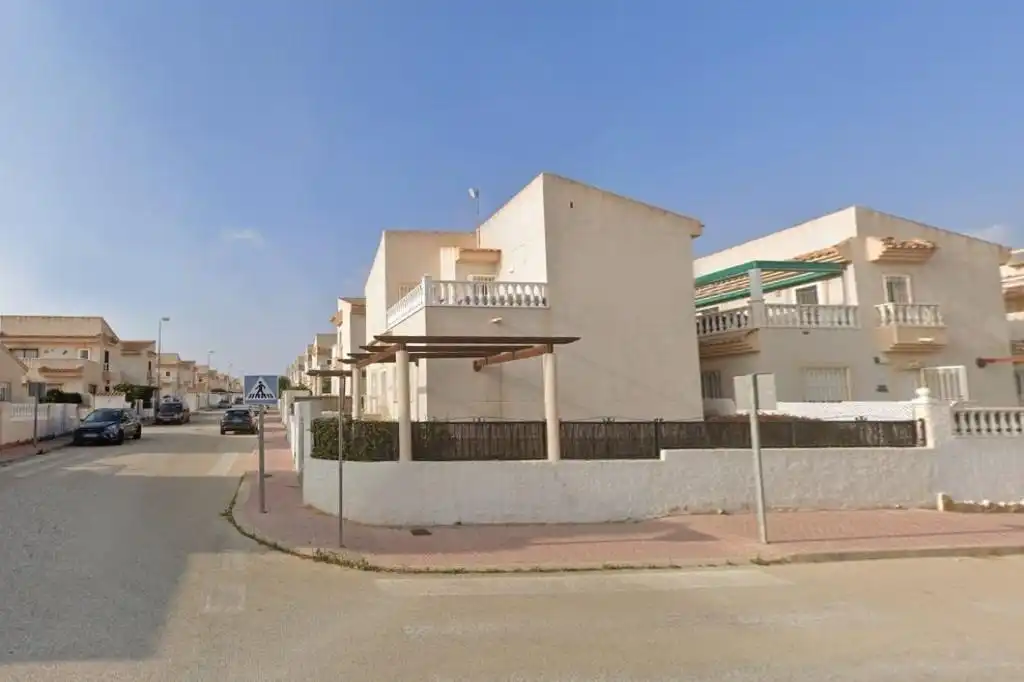 Vista exterior de Casa adosada en venta en Rojales con Jardín privado, Terraza y Piscina comunitaria