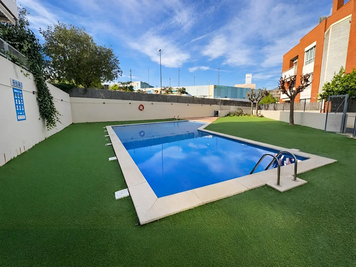 Piscina de Àtic de lloguer en Montgat amb Aire condicionat, Jardí privat i Terrassa