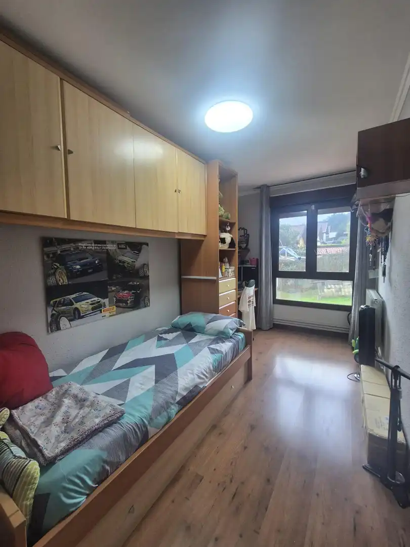 Habitación de Apartamento en venta en Valle de Mena con Parquet y Piscina comunitaria