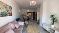 Sala d'estar de Pis en venda en Mairena del Aljarafe amb Aire condicionat, Jardí privat i Parquet