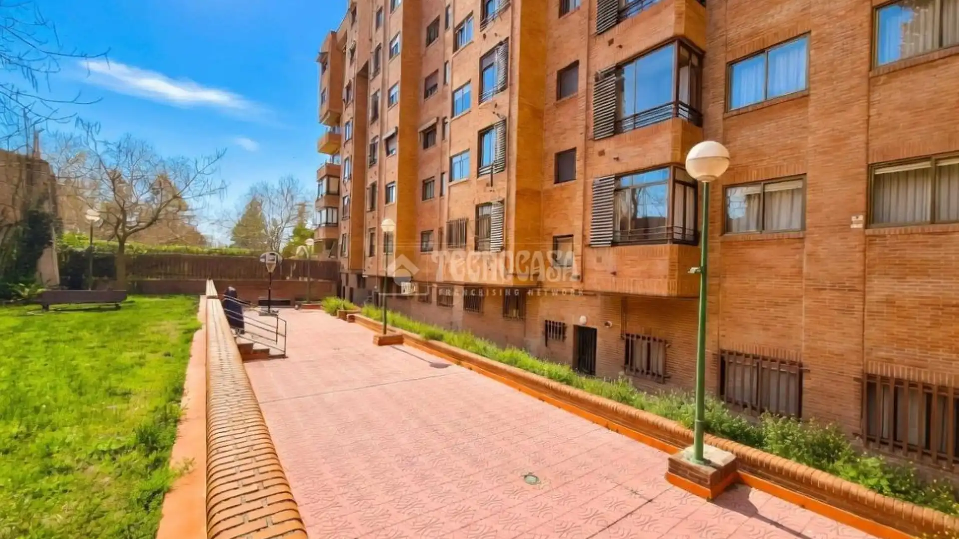 Exterior view of Flat for sale in  Madrid Capital  with Air Conditioner, Parquet flooring and Terrace