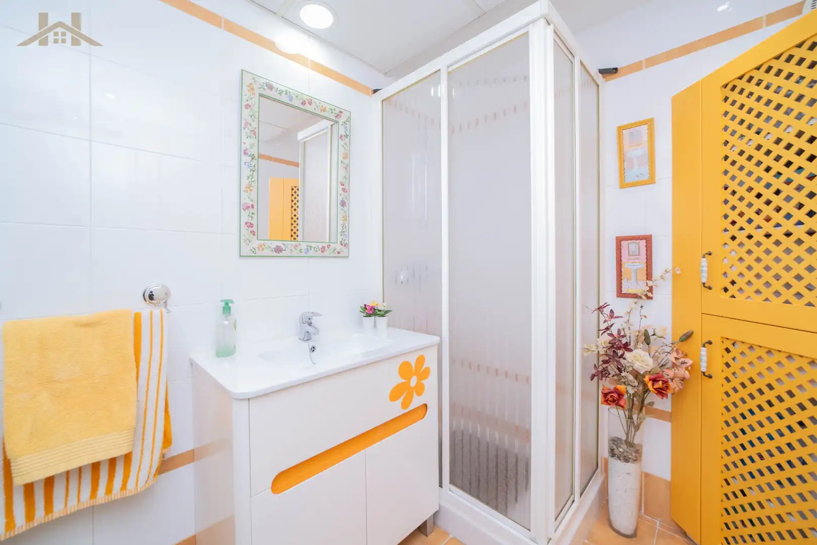 Bathroom of Flat for sale in Leganés  with Air Conditioner, Heating and Terrace