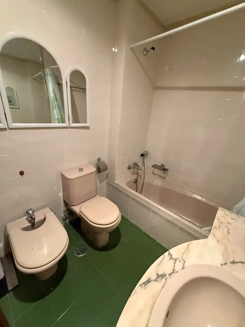 Badezimmer von Wohnung zur Miete in Madrid mit Heizung, Terrasse und Möbliert