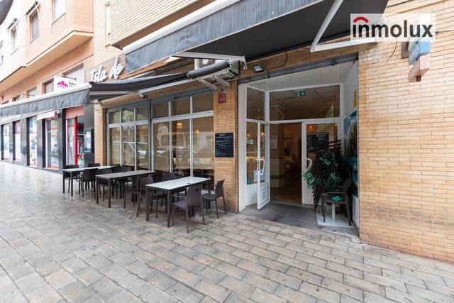 Local comercial en Venta en Calle Martín Luther King en Altozano - Conde Lumiares