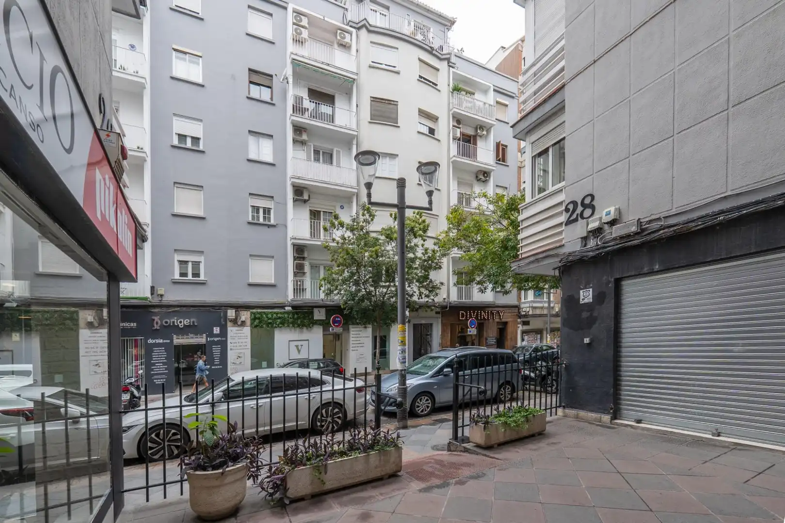 Außenansicht von Wohnung zum Verkauf in Granada mit Klimaanlage