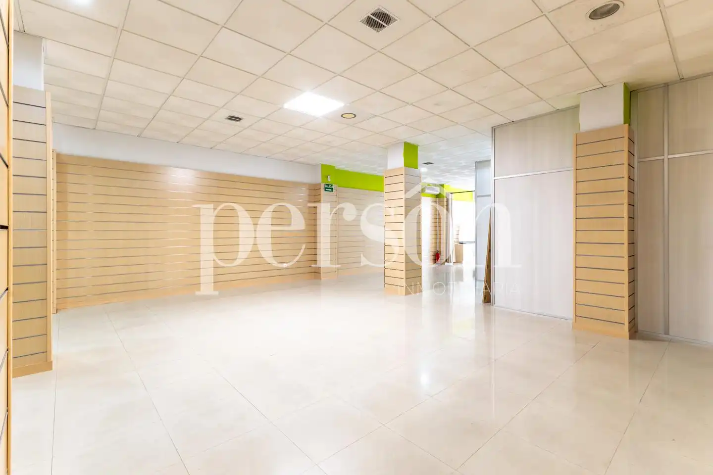 Oficina de lloguer a L'Illa Perduda