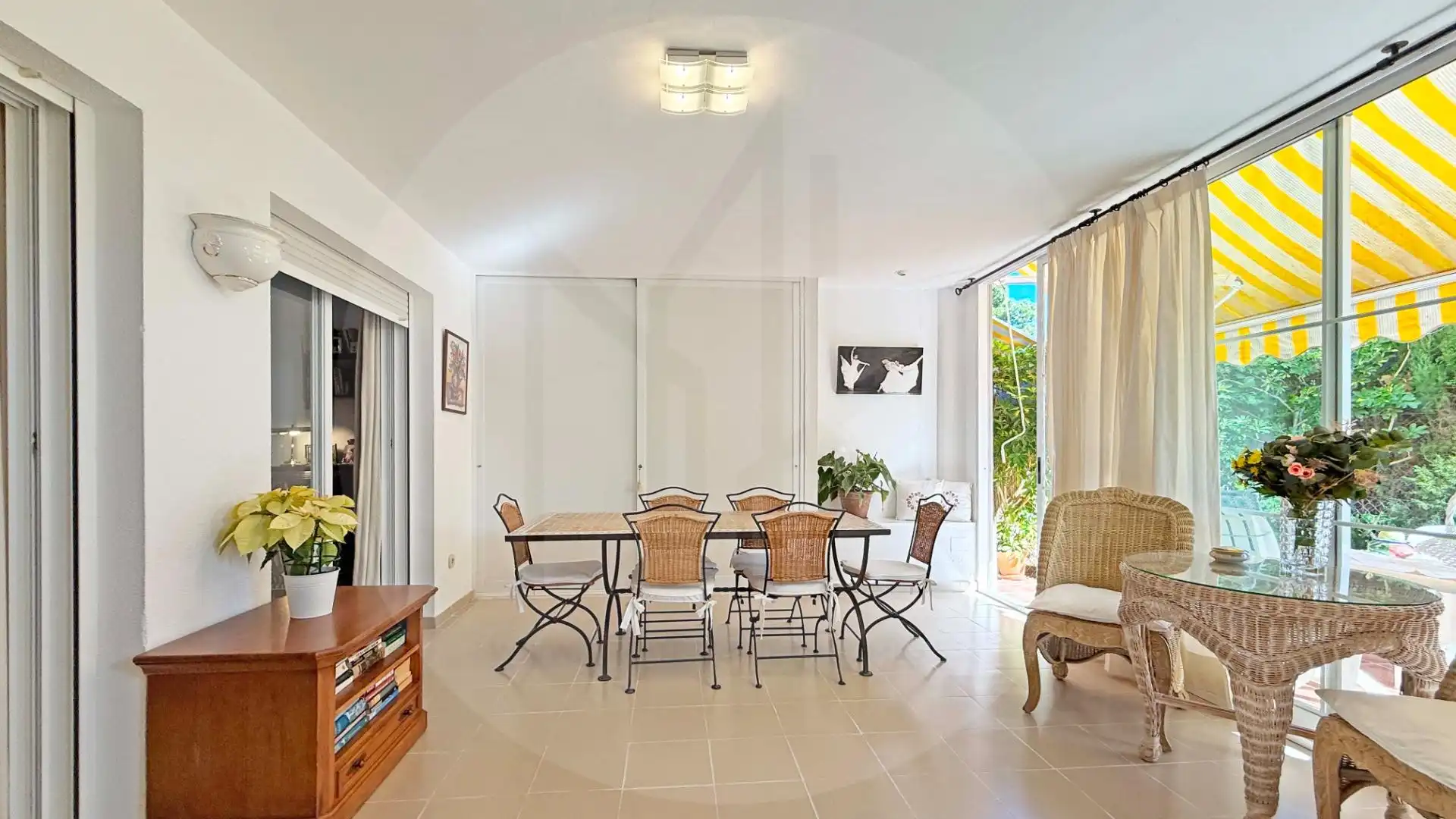 Comedor de Piso en venta en Puçol con Terraza, Trastero y Piscina comunitaria