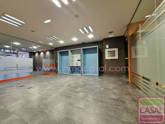 Local comercial en Alquiler en La Villa - Bazuelo