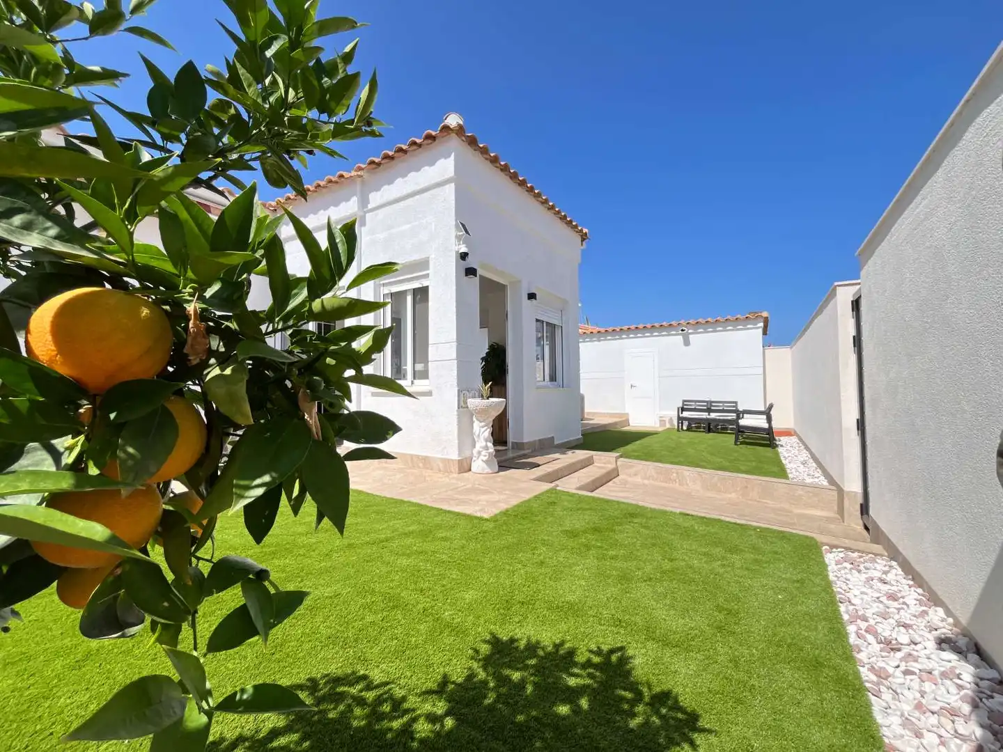Jardí de Casa o xalet en venda en Orihuela amb Aire condicionat, Traster i Moblat
