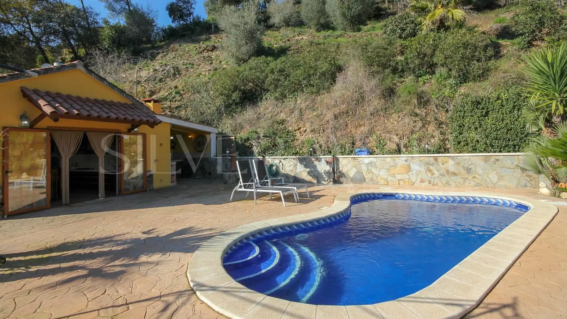 Piscina de Casa o chalet en venta en Torrelles de Llobregat con Aire acondicionado, Calefacción y Jardín privado