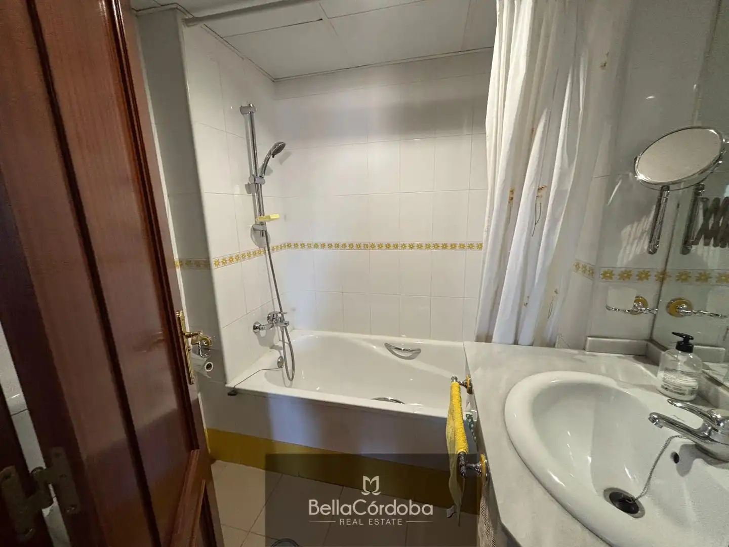 Bany de Pis en venda en Córdoba amb Aire condicionat i Terrassa