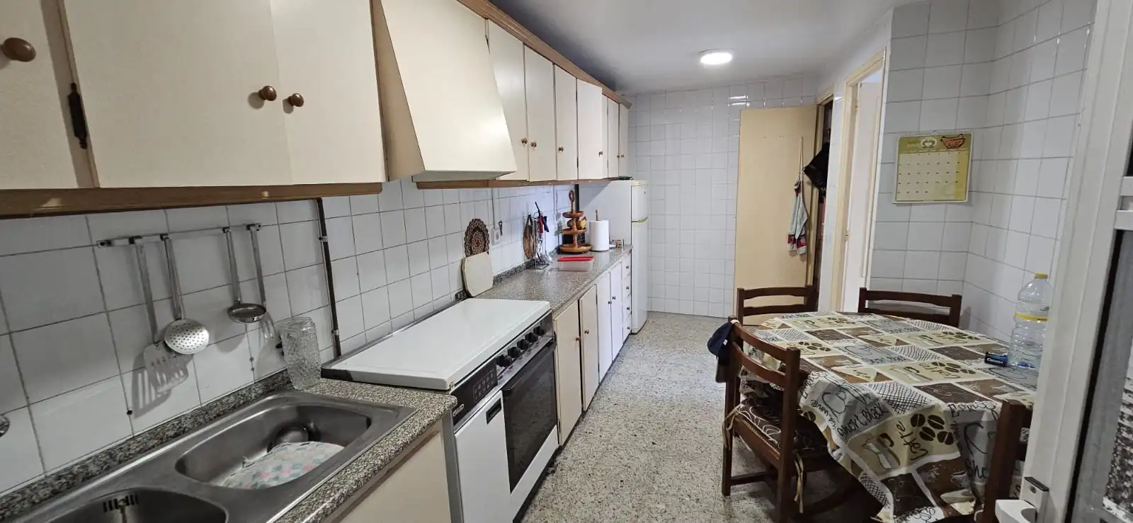 Cuina de Casa adosada en venda en Narón amb Moblat