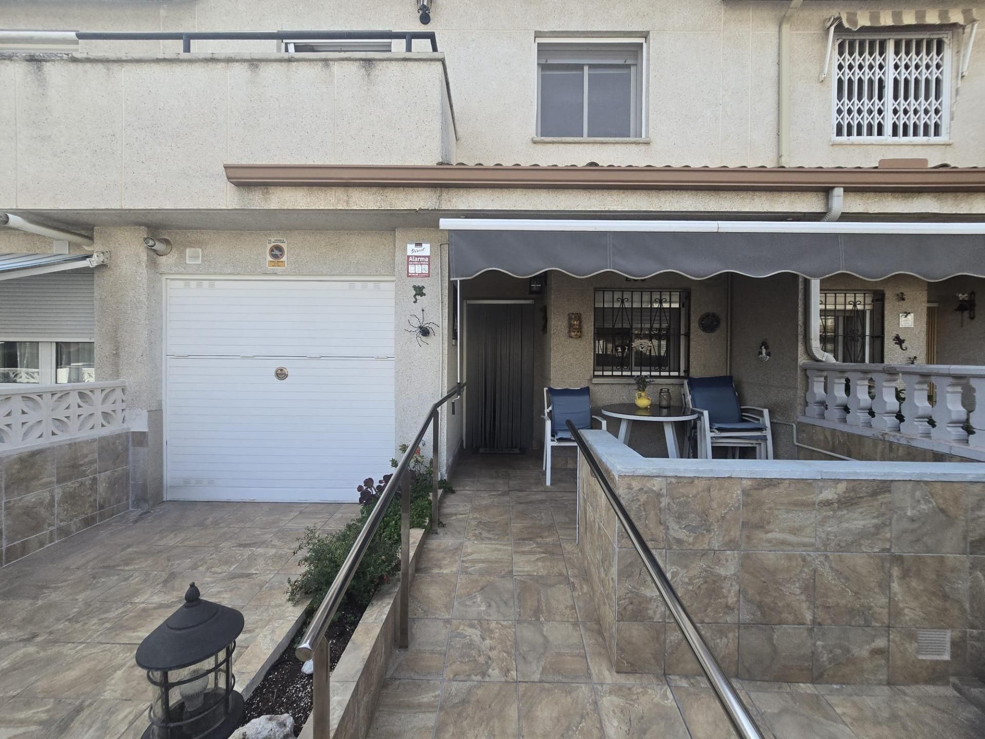 Exterior view of House or chalet for sale in Palau-solità i Plegamans  with Private garden