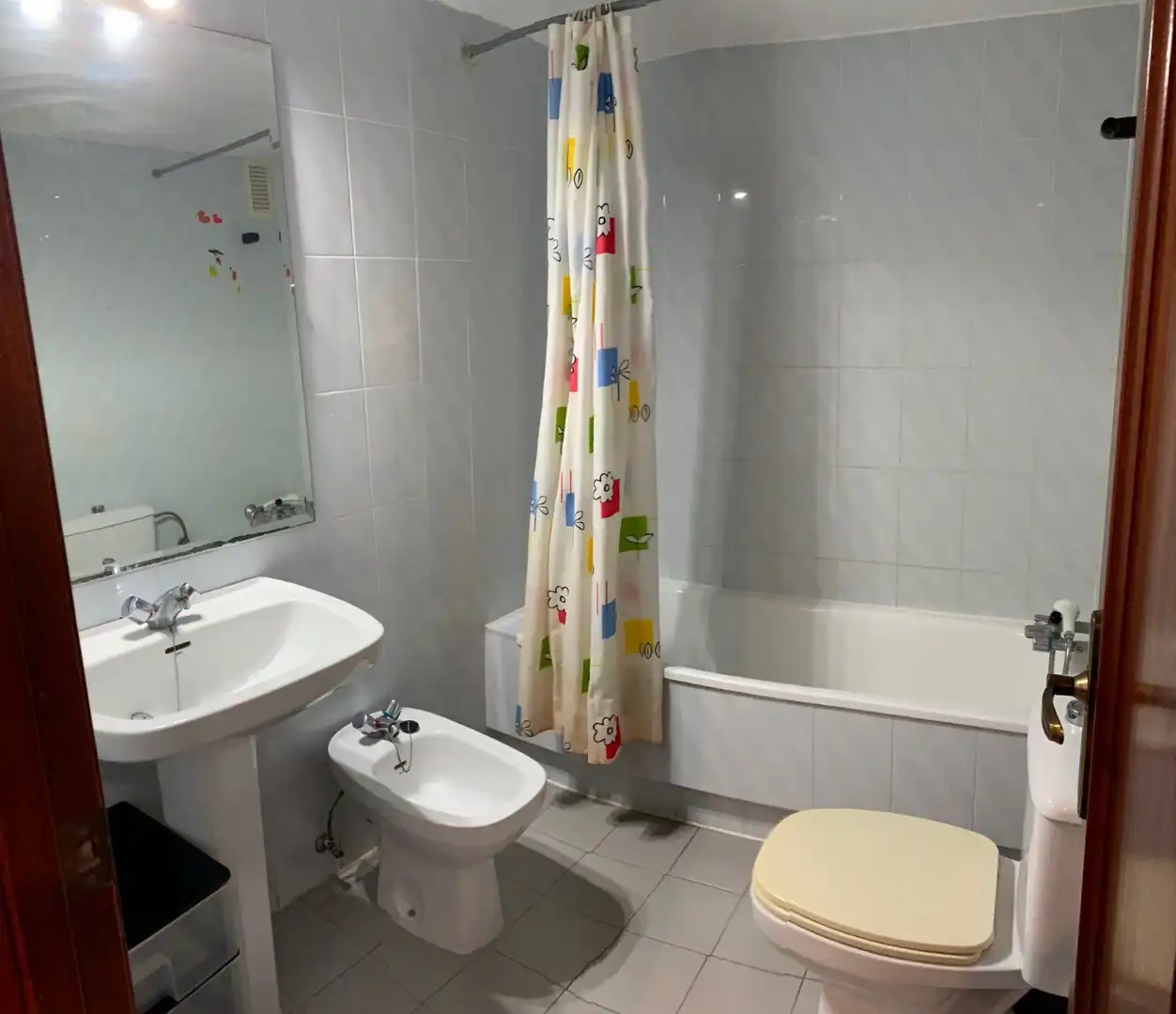 Badezimmer von Wohnung zur Miete in Valencia mit Möbliert und Balkon