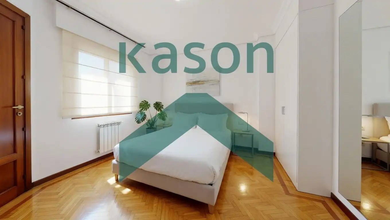 Bedroom of Flat for sale in  Madrid Capital  with Air Conditioner, Heating and Community pool