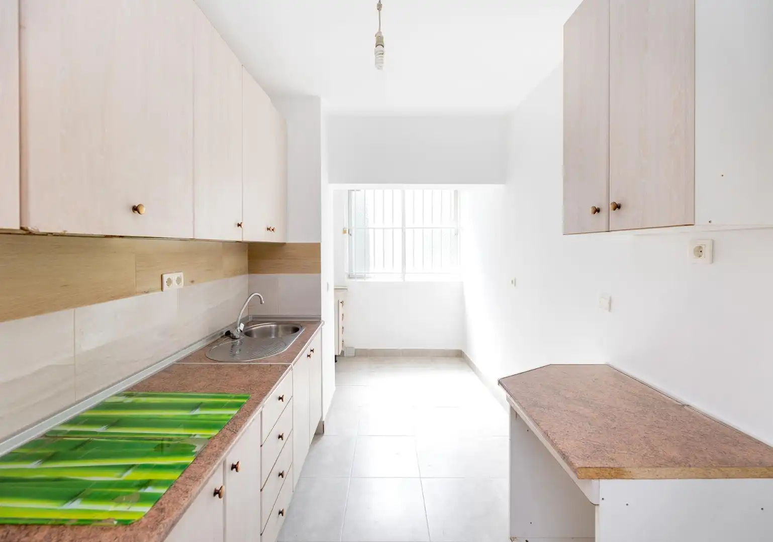 Cocina de Piso en venta en Granada