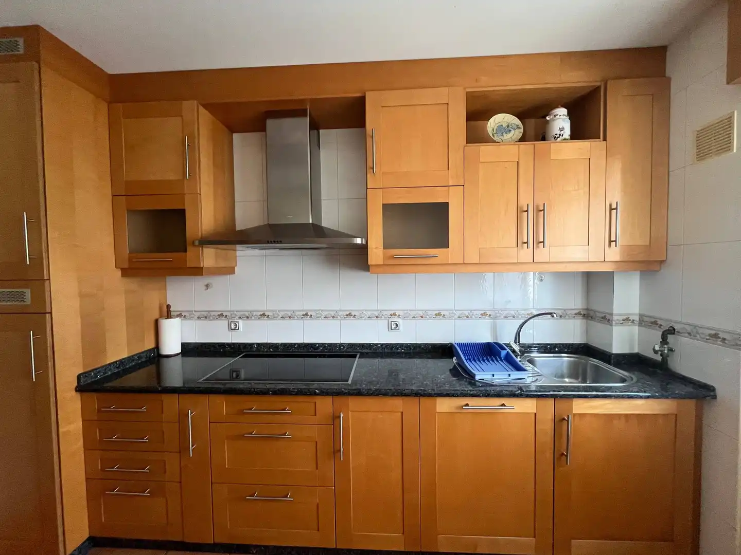 Cocina de Piso de alquiler en Santiago de Compostela  con Calefacción, Trastero y Amueblado