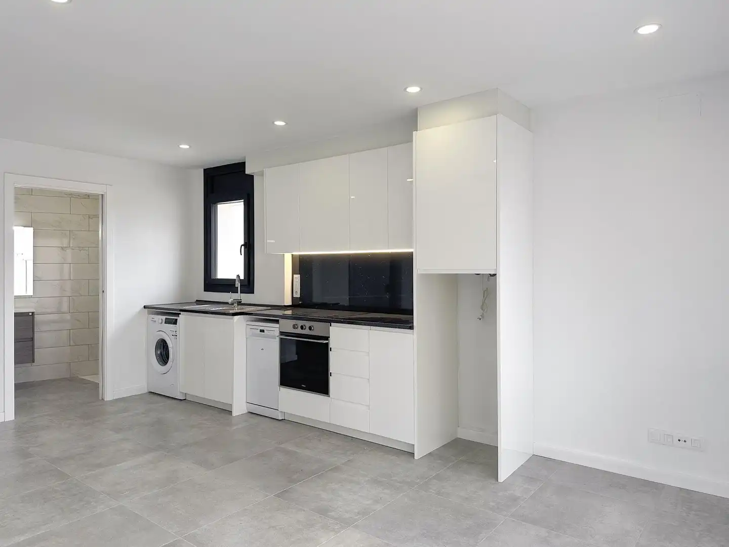 Cocina de Apartamento en venta en Roses con Aire acondicionado, Terraza y Balcón