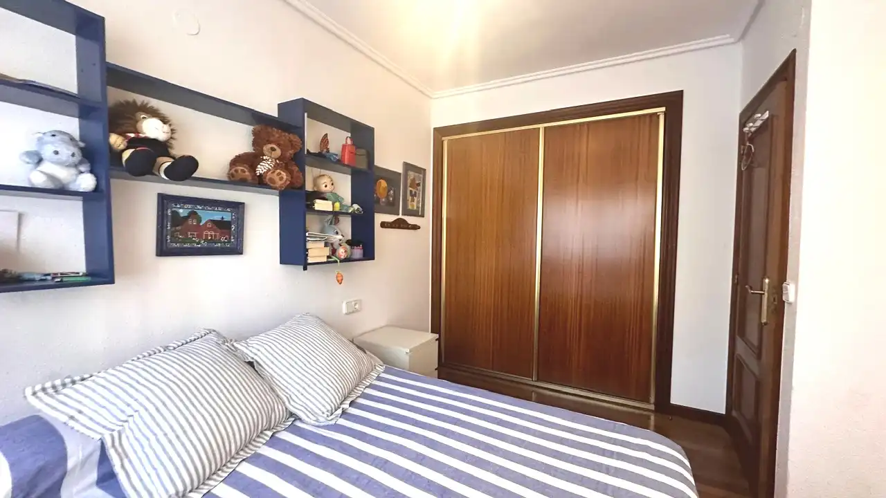 Habitación de Piso en venta en Castro-Urdiales con Calefacción, Trastero y Amueblado
