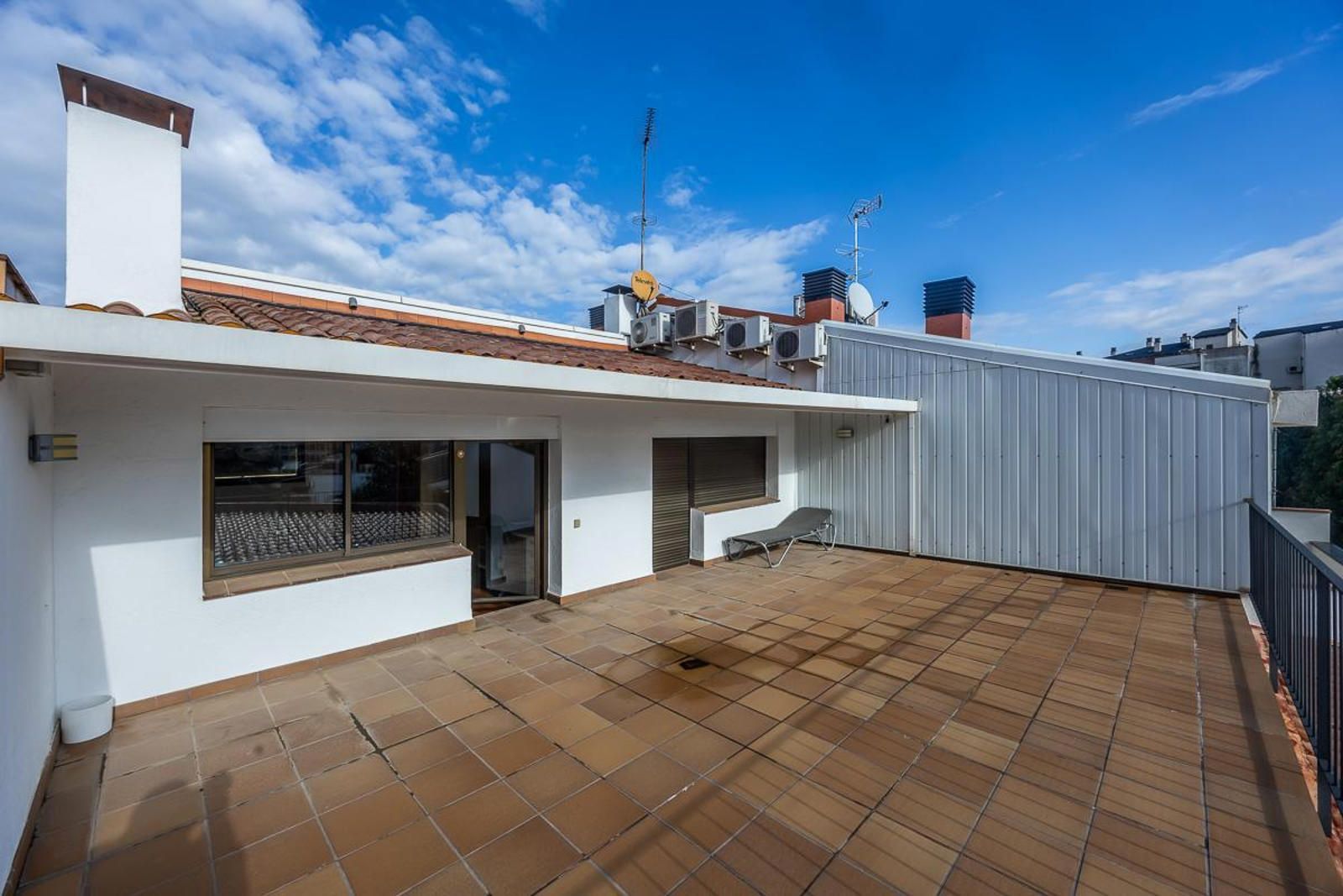 Terrace of House or chalet for sale in Sabadell  with Air Conditioner, Heating and Parquet flooring