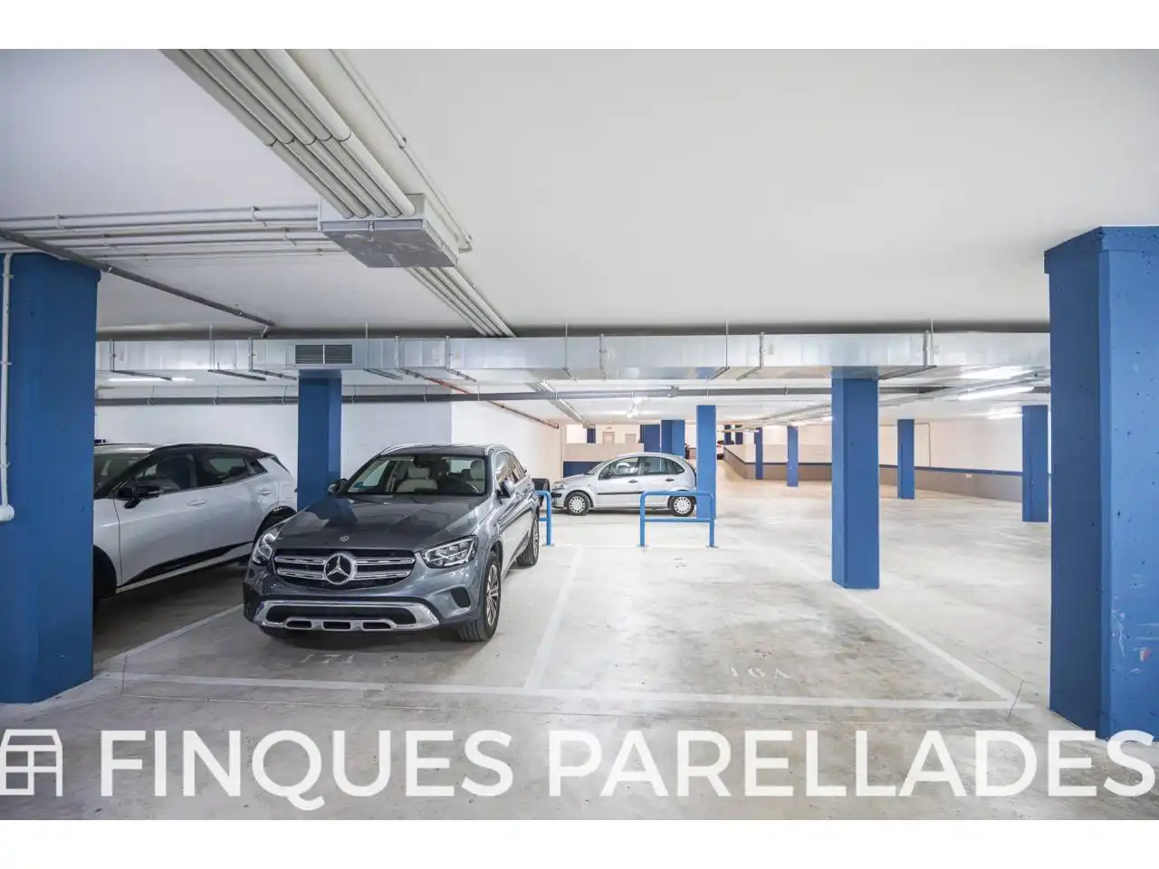 Parking de Piso en venta en Sitges con Aire acondicionado, Calefacción y Jardín privado