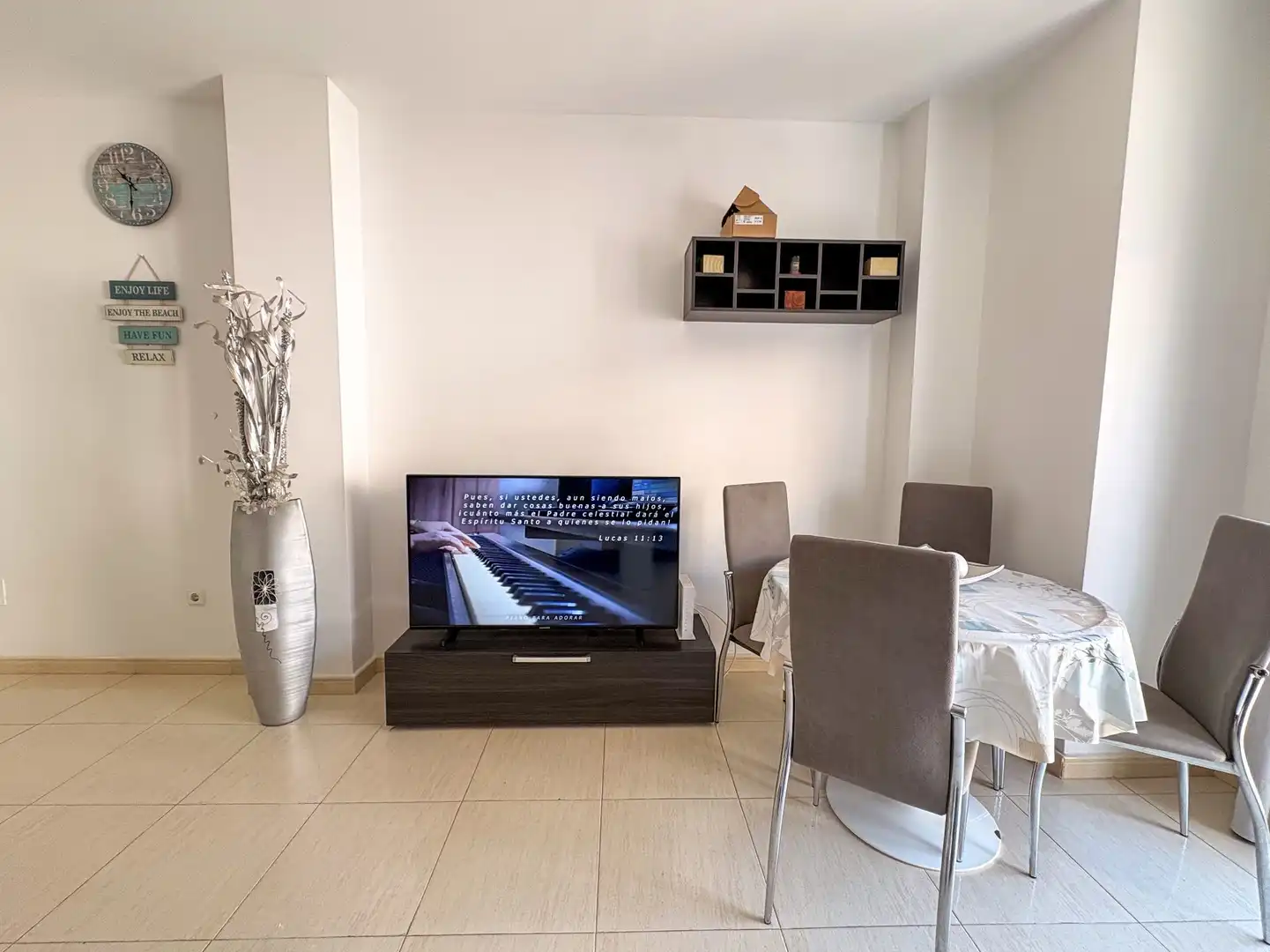 Sala de estar de Piso en venta en Pilar de la Horadada con Terraza, Trastero y Amueblado