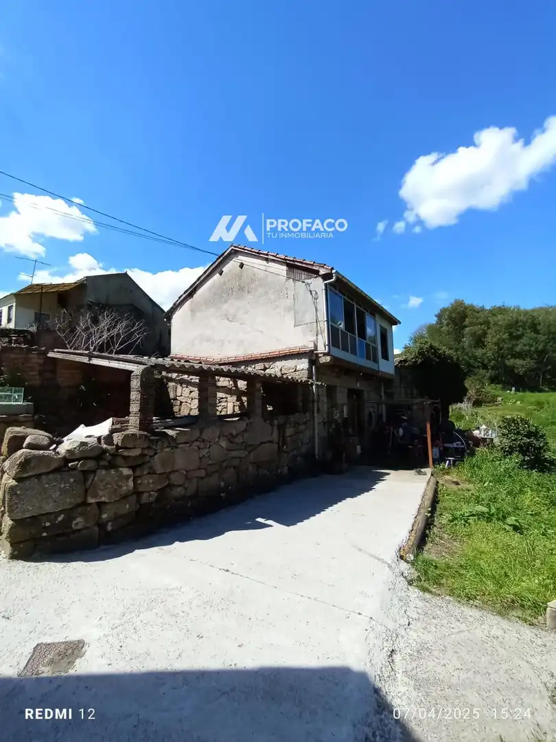 Vista exterior de Casa o xalet en venda en Punxín amb Calefacció i Traster