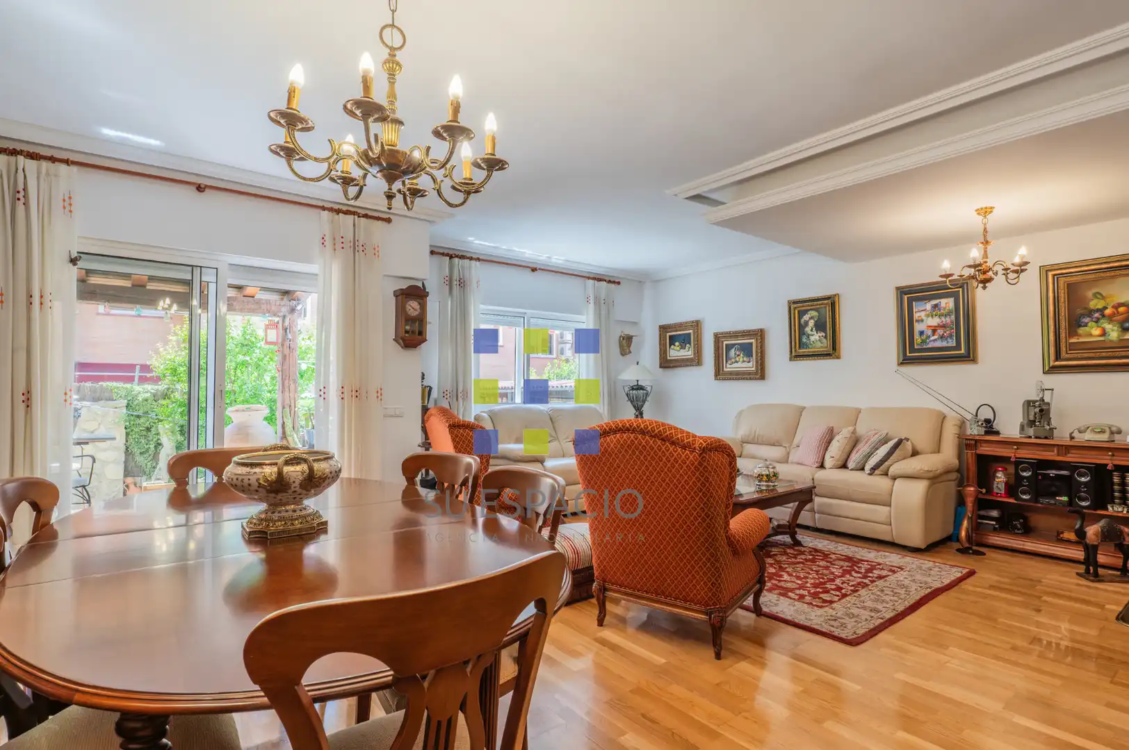 Sala d'estar de Casa o xalet en venda en Valdemoro amb Aire condicionat, Calefacció i Jardí privat
